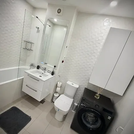 Hils Pallady Apartament